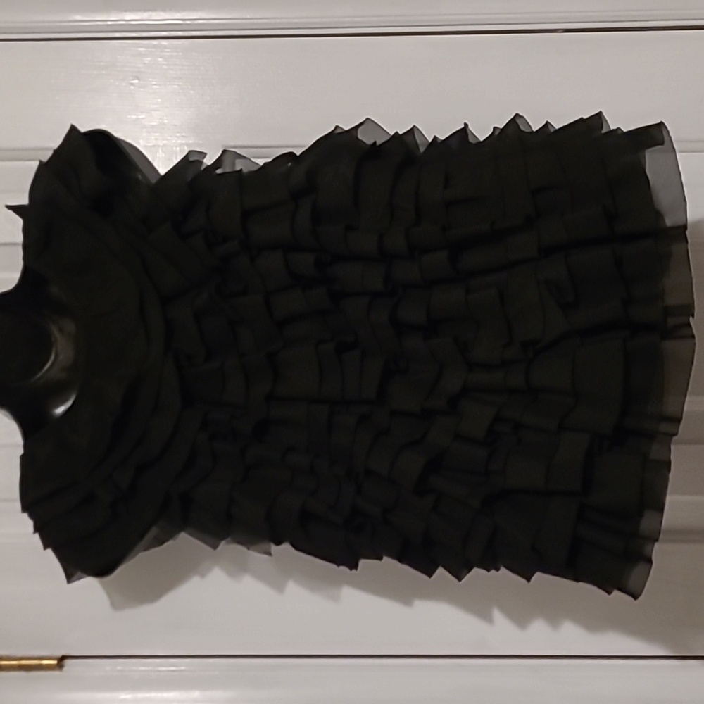 FOREVER Black Ruffle Pattern Vest - Picture 4 of 6